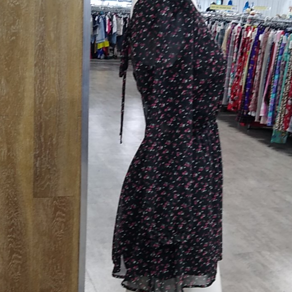 Dress - Picture 6 of 6
